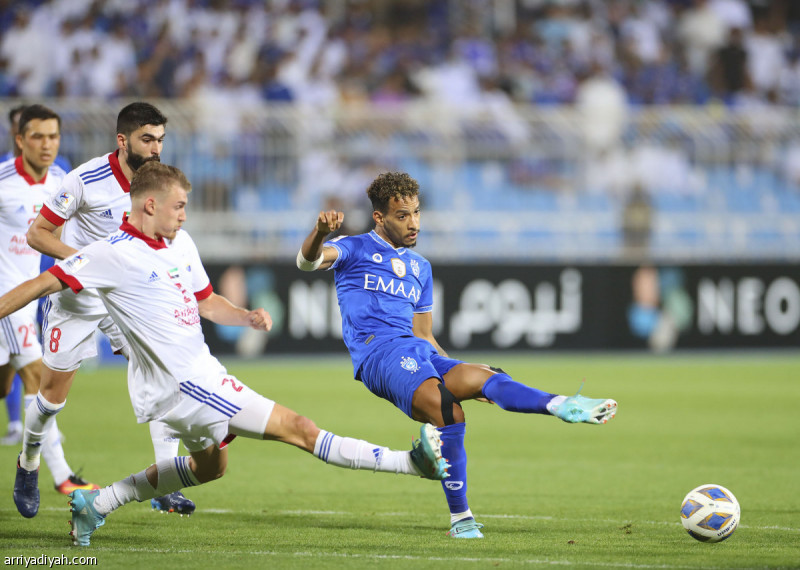 الشارقة ضد الهلال: صراع مثير في عالم كرة القدم
