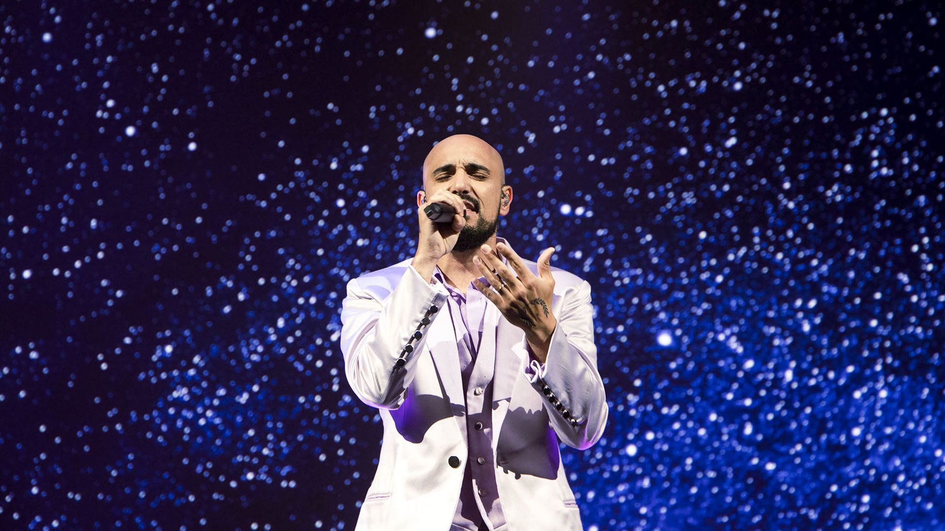 أحدث الأخبار حول الفنان أبيل بينتوس