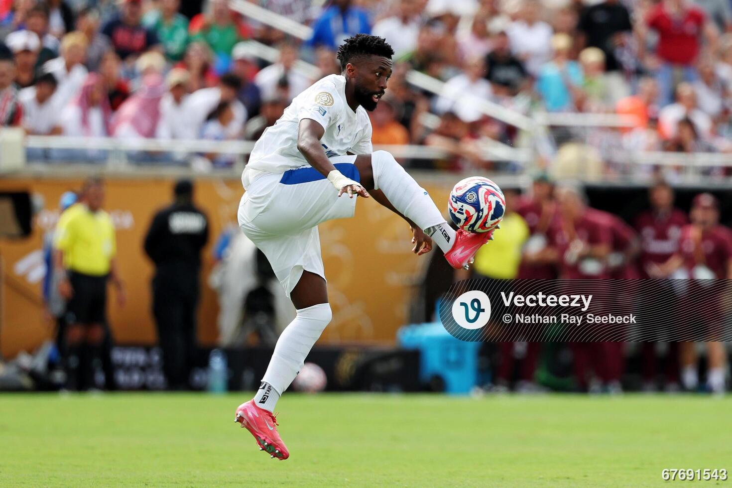 تاريخ وأهمية فريق الهلال السعودي