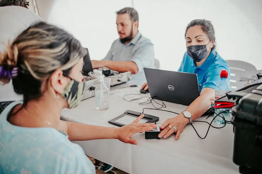 anfwbkw raydt fy snaʿt alaʿlam alrqmy