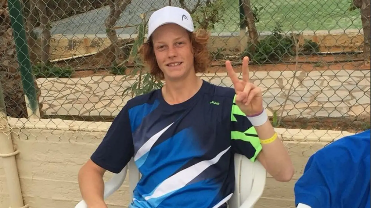 janyk snyr njm altns alsaʿd