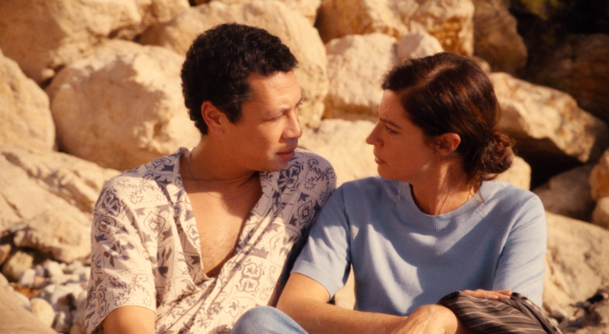 L’Importance de La Mer Au Loin