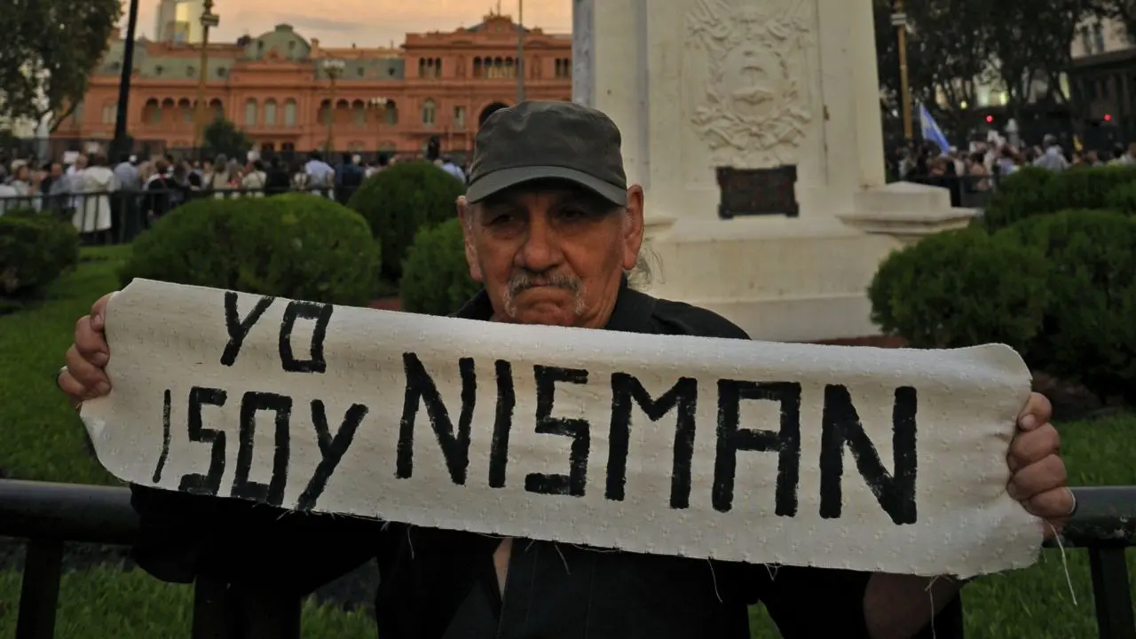 aghtyal nysman alahdath walathar almstmrt