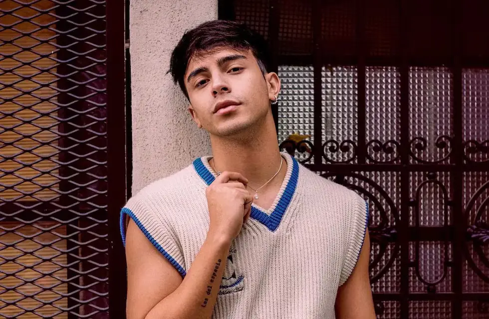 rusherking njm alarjntyn alshab fy ʿalm almwsyqy