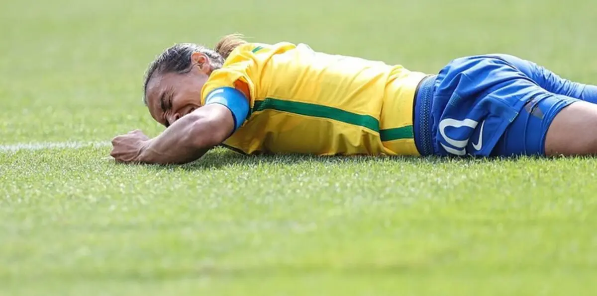 ʿasft marta altathyrat waltdaʿyat