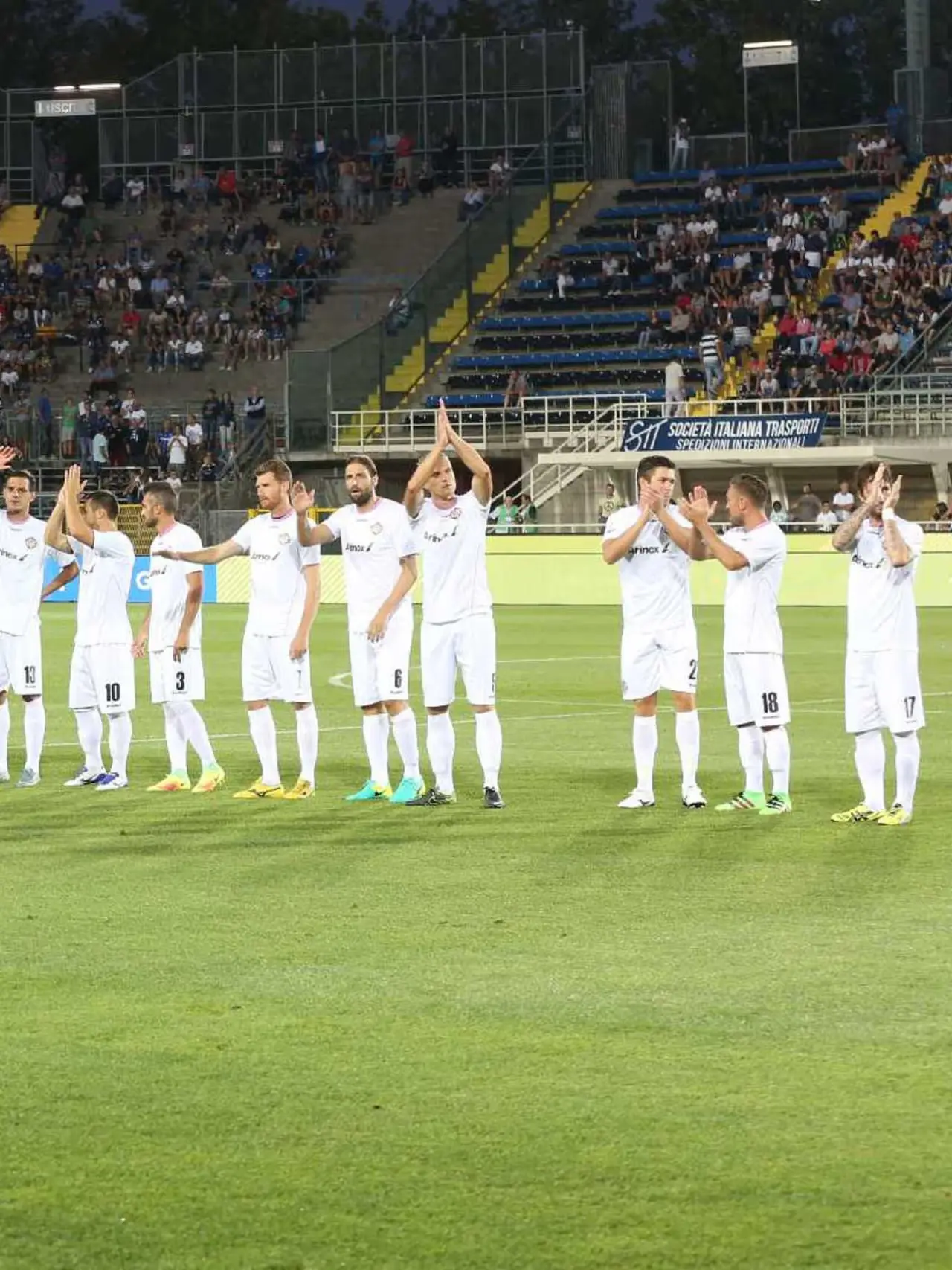 mbarat atalanta wkrymnysy kl ma thtaj mʿrfth