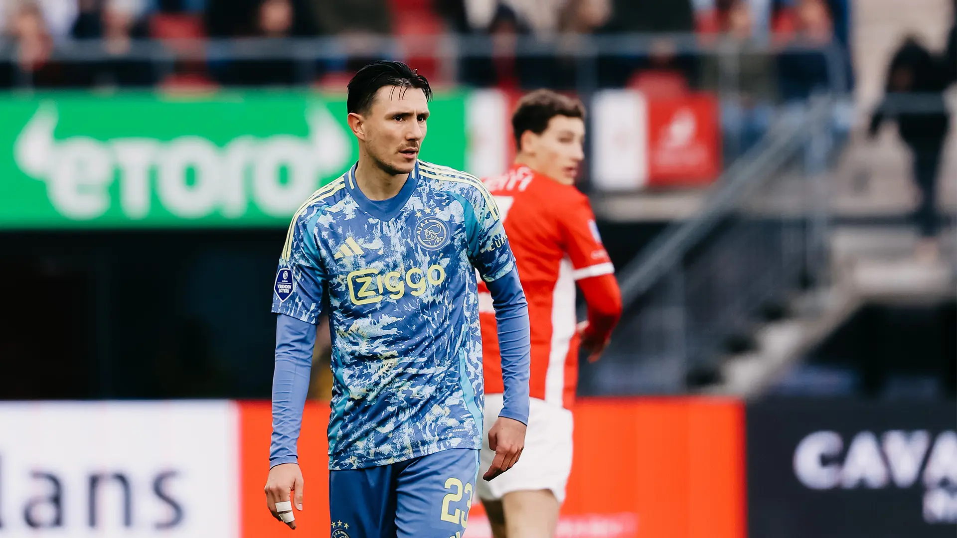 alaz wajaks tarykh wtathyr fy ʿalm krt alqdm