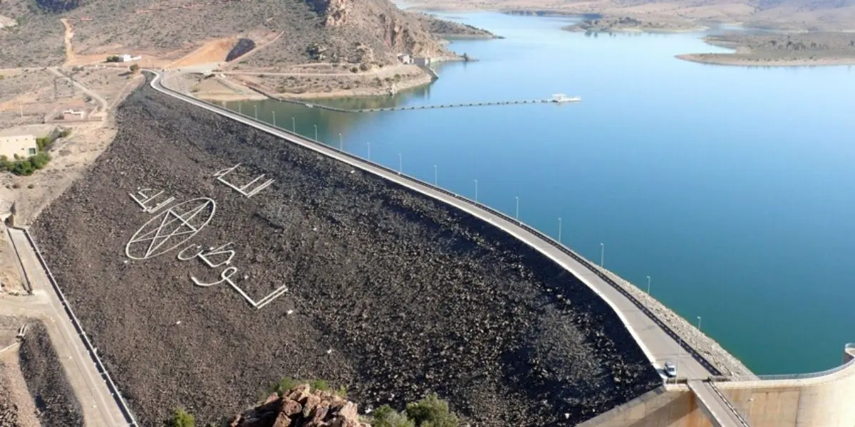 barrages almghrb wtathyr altghyr almnakhy