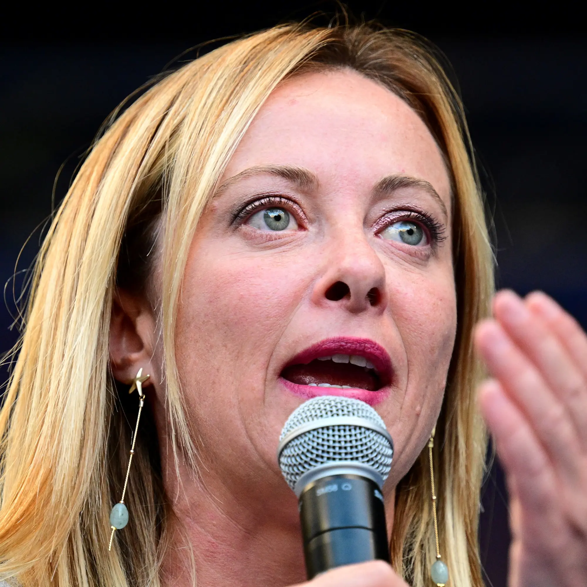 ttwr syast jwrjya mylwny wtathyrha ʿly aytalya