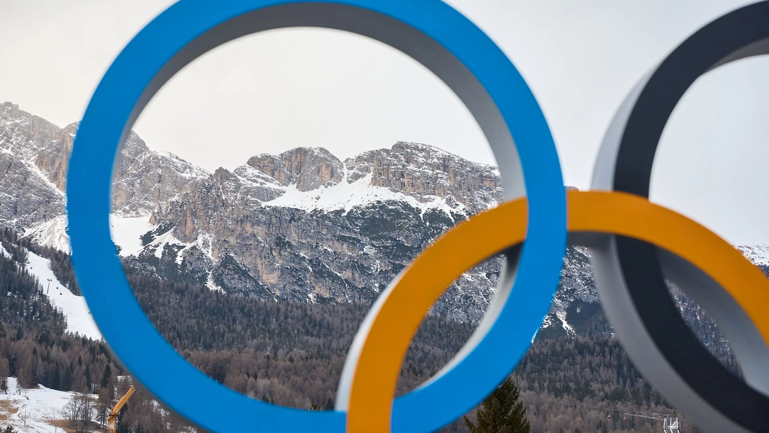 altzlj alfny llrjal fy alalʿab alawlmbyt alshtwyt 2026