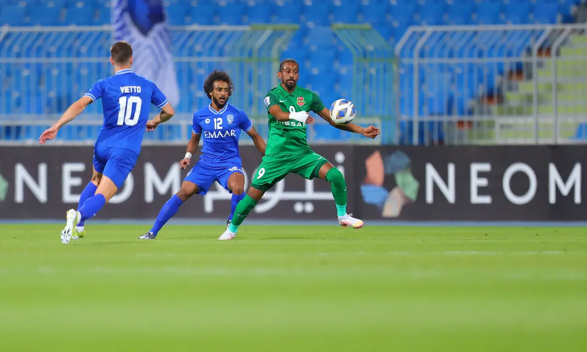 shbab alahly ywajh alhlal fy qmt aldwry alsʿwdy