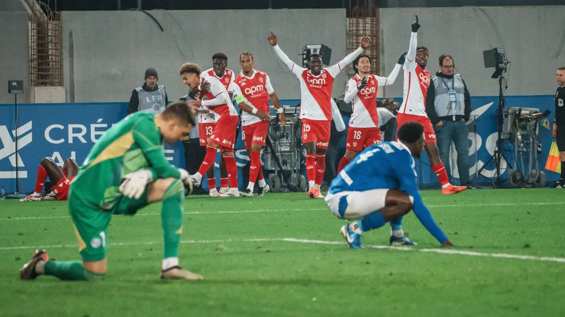 strasbwrgh mwnakw lmht ʿn almbarat wathrha