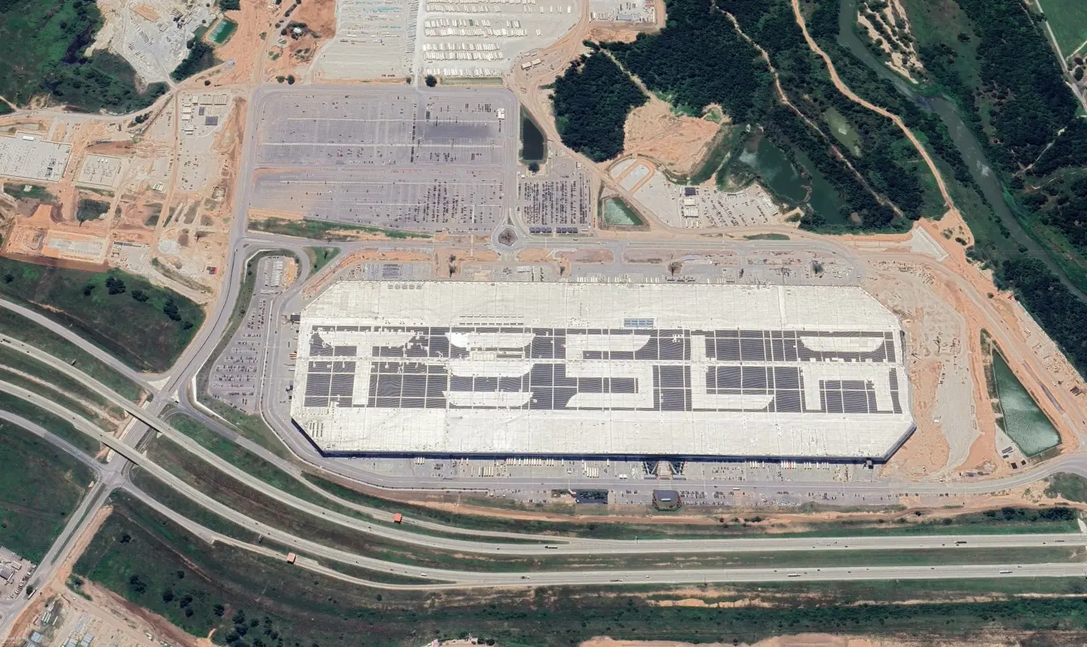 tathyr tsla ʿly swq alsyarat alkhrbayyt fy almghrb