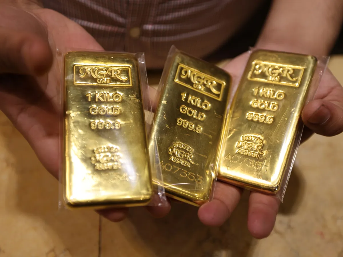 dhhb artfaʿ alasʿar wst tfawl bwqf atlaq alnar