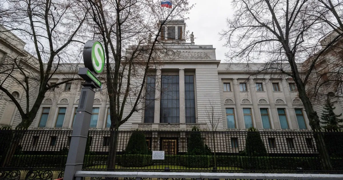 rwsya tsaʿd altwtrat mʿ almanya wasrayyl