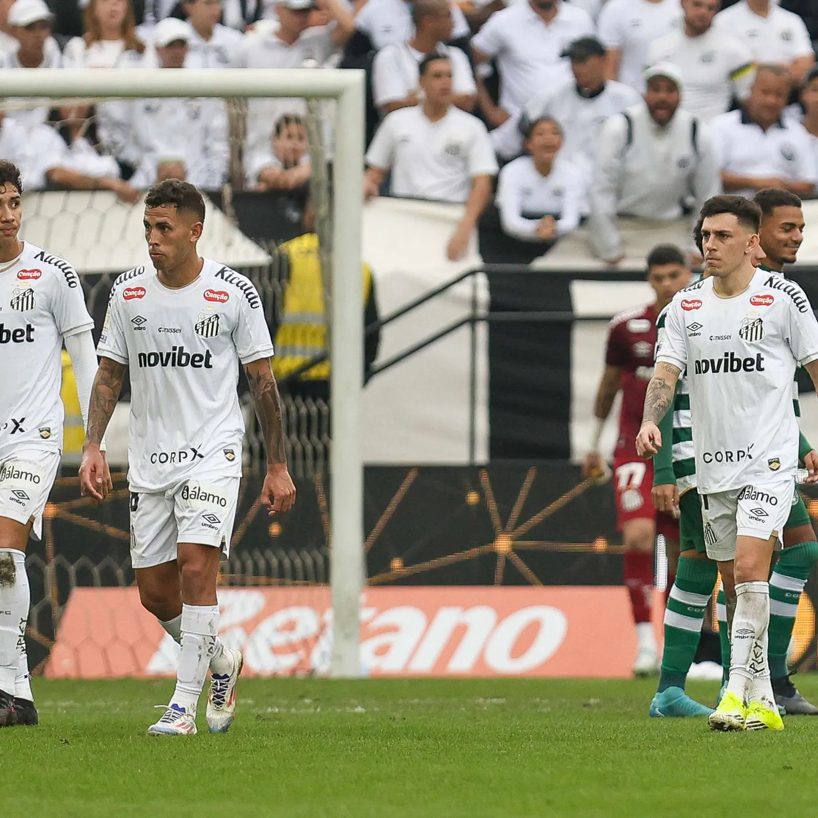 Santos v Coritiba - Brasileirao 2026